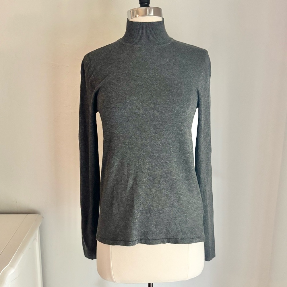 Philosophy Rayon Blend Mock Neck Fitted Sweater, Charcoal Gray, Medium NWOT